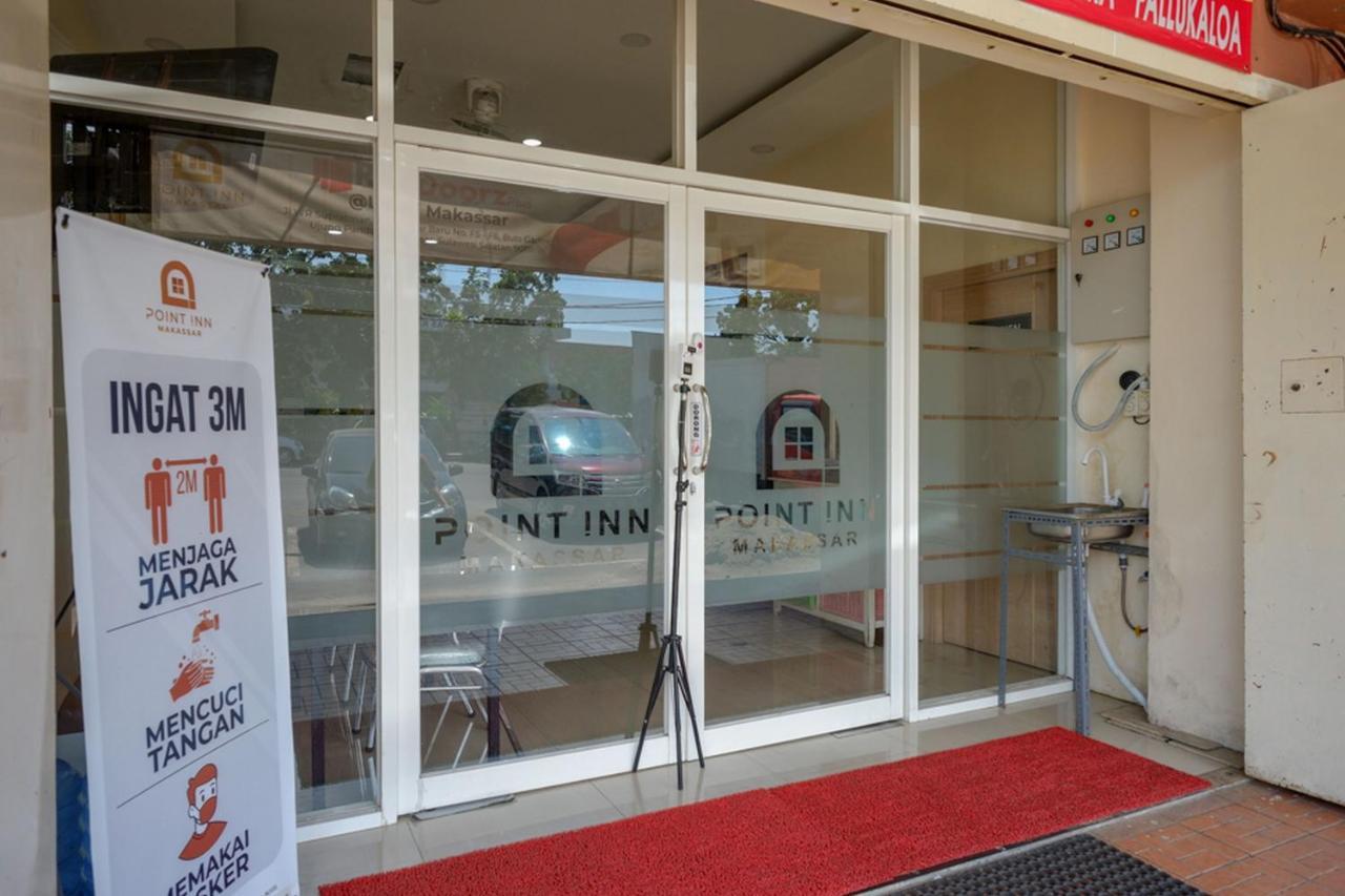 Reddoorz Plus @ Losari Makassar Esterno foto
